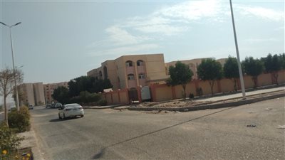 حريق عيون القنائيين.. واختناق تلاميذ مدرسة تحيا مصر2 |ماذا حدث؟