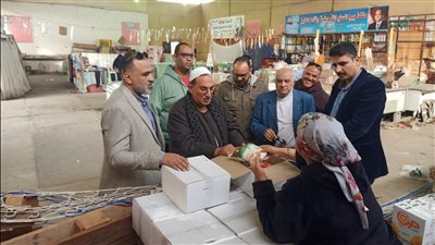 غرفة الإسماعيلية التجارية تتابع توافر السلع الغذائية بالمعرض الدائم بنادي المنتزه