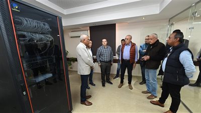 وزير الإسكان يتفقد مركز التحول الرقمي بمقر جهاز مدينة أسوان الجديدة