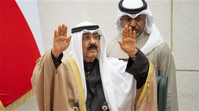 كم عمر الشيخ مشعل الأحمد الجابر الصباح ولي عهد الكويت الجديد؟ 