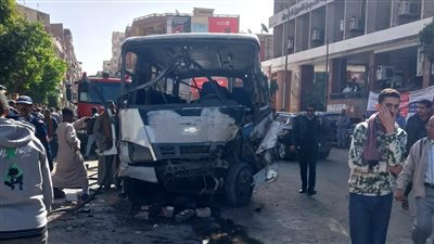 وفاة طالب وإصابة 19 آخرين في حادث تصادم أتوبيس بعمود إنارة بأسيوط