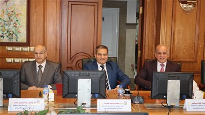 نائب رئيس جامعة كفرالشيخ يشارك في الاجتماع الدوري للمجلس الأعلى لشئون التعليم والطلاب