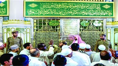 قرار جديد من السعودية بشأن زيارة الروضة الشريفة