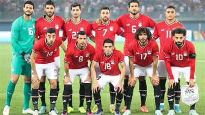 أسطورة الكرة الجزائرية يتغنى في منتخب مصر