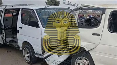 إصابة 6 مواطنين في حادث تصادم سيارتين ميكروباص 