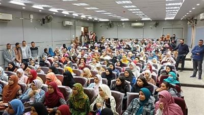 تعليم أبوتشت يسلم المعلمين الجدد خطابات العمل بالمدارس 