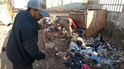 حملة مكبرة للارتقاء بمستوي النظافة العامة بمركز الزرقا في دمياط 