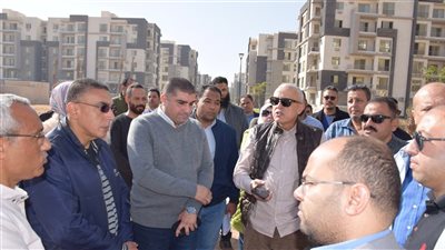 مسئولو الإسكان في جولة تفقدية بمدينة الشيخ زايد لمتابعة المشروعات الجارية 
