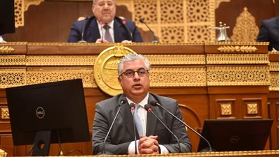  رئيس المنطقة الاقتصادية لقناة السويس: استقطاب استثمارات تعاقدية بقيمة 4،6 مليار دولار