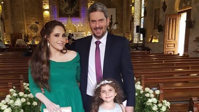 طلاق عبير نعمة بعد قصة حب أسطورية.. انهيار وصدمة على المسرح لحظة إعلان الانفصال؟ (فيديو)