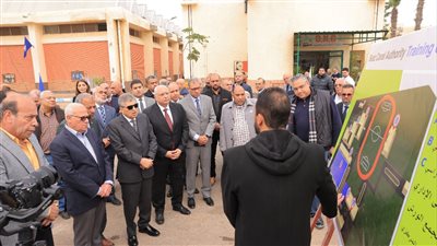 رئيس هيئة قناة السويس يتفقد مركز التدريب الفني ببورسعيد