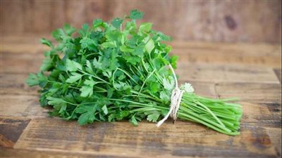 7 خصائص صحية وشفائية للبقدونس.. يقوي الجسم ويمنع فقر الدم