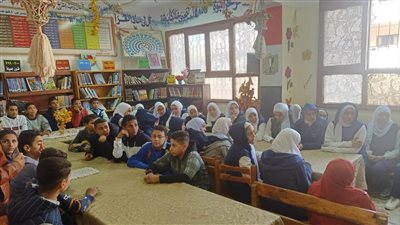 أسيوط: زيارة مكتبة مصر العامة المتنقلة لمدرستي الثانوية الفندقية وموشا الإبتدائية 