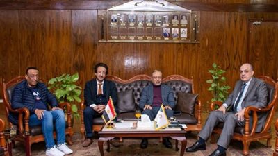 رئيس جامعة طنطا يستقبل رئيس لجنة 