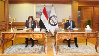 وزيرة التخطيط والنائب العام يوقعان بروتوكولاً لتشغيل 20 مركزًا متنقلًا لتقديم خدمات النيابة العامة