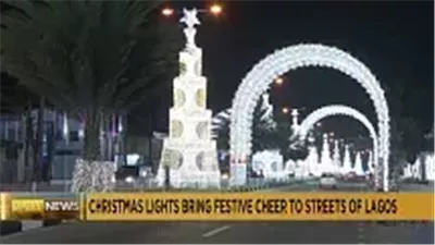أضواء عيد الميلاد تجلب البهجة الاحتفالية إلى لاجوس 