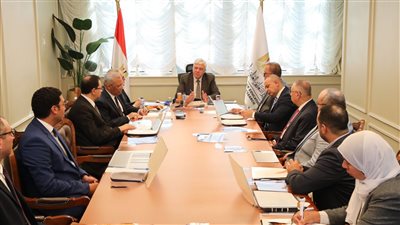 وزير التعليم العالي يناقش آليات ربط الجامعات بالشركات التكنولوجية 