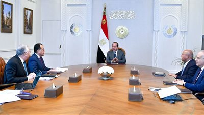 السيسي يوجه الحكومة بالاستمرار في جهود تطوير جميع البحيرات