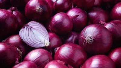 البصل بـ15 جنيها.. إنخفاض أسعار الخضروات والفاكهة بالفيوم 