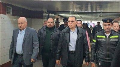 محافظ الشرقية يتفقد أعمال الرصف النهائية بنفق عرابي بالزقازيق