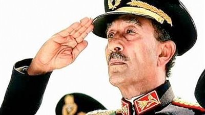 بطل الحرب والسلام.. رواد مواقع التواصل الاجتماعي يحييون ذكرى ميلاد السادات