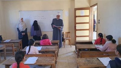 رئيس منطقة الغربية الأزهرية يتابع امتحانات النقل بالسنطة