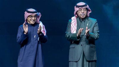 وزير الثقافة السعودي يهنئ المسرحيين بنجاح مهرجان الرياض للمسرح