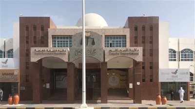 رجل وحماته يسُبان بعضهما البعض.. ومحكمة إماراتية تقضي بتغريمهما