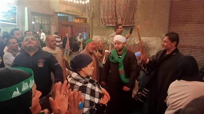 مجاذيب الصوفية يحيون الليلة الختامية لمولد نفيسة العلوم (صور)