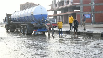 تنسيق بين المحليات ومياه الشرب لسحب نواتج الأمطار من شوارع الغربية