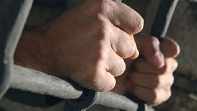 حبس موظف لاتهامه بالكسب غير المشروع بالقليوبية 