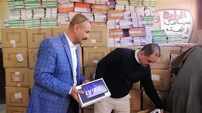 موعد تسليم التابلت لطلاب الصف الاول الثانوى بدشنا