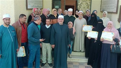 تكريم الطلاب المشاركين في أنشطة مبادرة «أنا الراقي بأخلاقي» بالعاشر من رمضان 