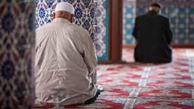 حكم صلاة الجمعة لمَن أدرك الإمام في التشهد 