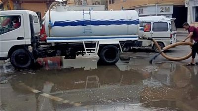 شفط تجمعات مياه الأمطار بمدن وقري دمياط 