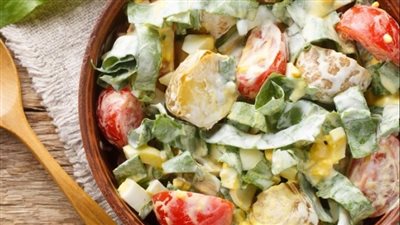 على الطريقة الإسبانية.. حضري سلطة البطاطس لسد الجوع فترة أطول