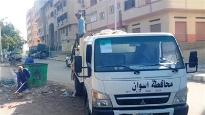 إزالة التعديات ورفع الإشغالات بشوارع نصر النوبة بأسوان