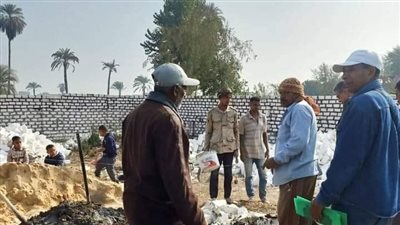 إزالة حالتي بناء مخالف بأولاد نجم القبلية في نجع حمادي 
