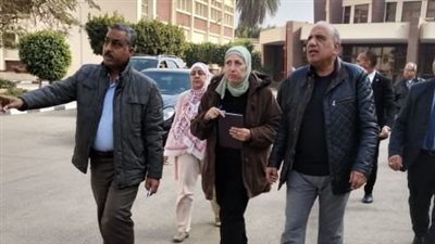 في زيارة مفاجئة.. وزير قطاع الأعمال العام يتفقد مصانع شركة ممفيس للأدوية 