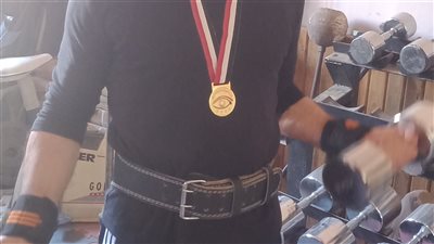 رحلة كفاح كفيف.. جمعة الصاوى بطل الجمهورية وكأس مصر في رفع الأثقال 