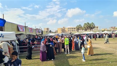 صحة البحيرة تشارك في أعمال قافلة 