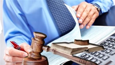 تفاصيل إحالة مدير مالي لشركة رياضية شهيرة للمحاكمة