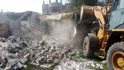 إزالة 3 حالات تعدٍ في بهجورة بقنا