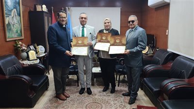 وكيل  تعليم الغربية يكرم أبرز المشاركات المجتمعية بغرب المحلة