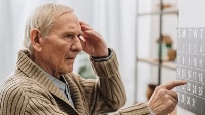 أطباء.. مرض الزهايمر ينتقل عن طريق الدم| ما علاقته بالشيخوخة