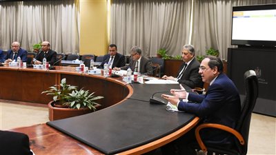  وزير البترول يرأس اجتماع اللجنة العليا للإنتاج بالصحراء الشرقية 