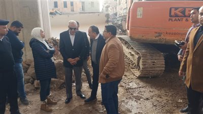 محافظ الجيزة يتفقد موقع انزلاق إحدى الكمرات الخرسانية بمحور الفريق كمال عامر