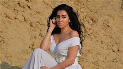 ميرهان حسين فى احتفالات الكريسماس بالميني جيب  (صور)