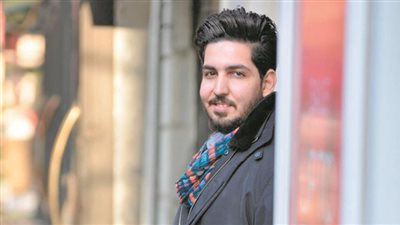 محمود راتب: عبدالحليم حافظ مثلى الأعلى.. و«كل العيون» مستوحاة من فنه 