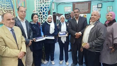 تعليم قوص: توزيع 1879 جهاز تابلت على طلاب الصف الأول الثانوى